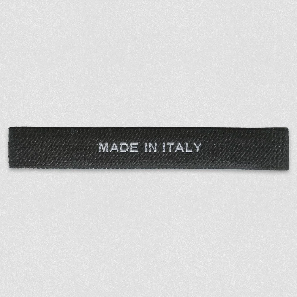 Etichetta Tessuta Nera Made in Italy a Taglio Dritto – realizzato da LabelGo
